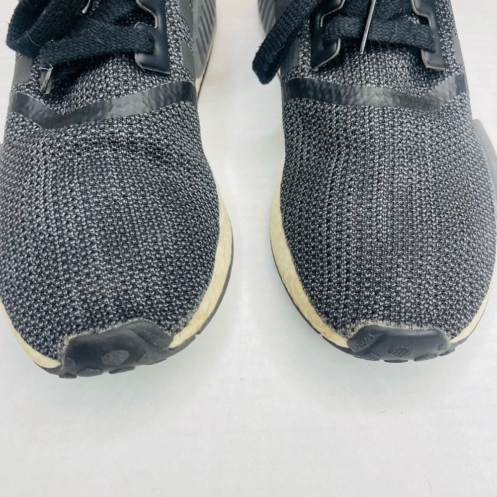 Adidas NMD_R1 Core Black Carbon Sneakers Men’s Size 8